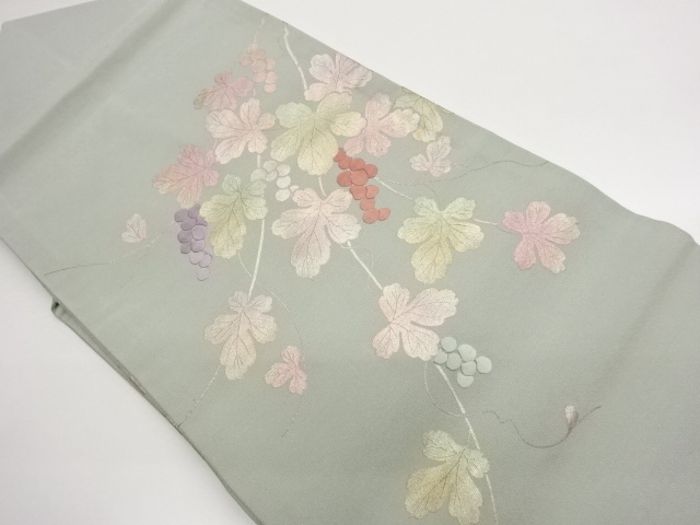 Nagoya obi woven with gold grape pattern